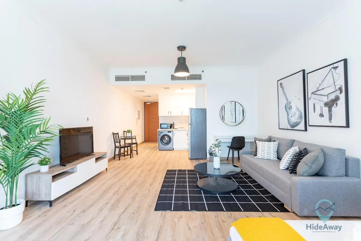 Stunning Studio Jlt L Near Metro Dubai 0*,