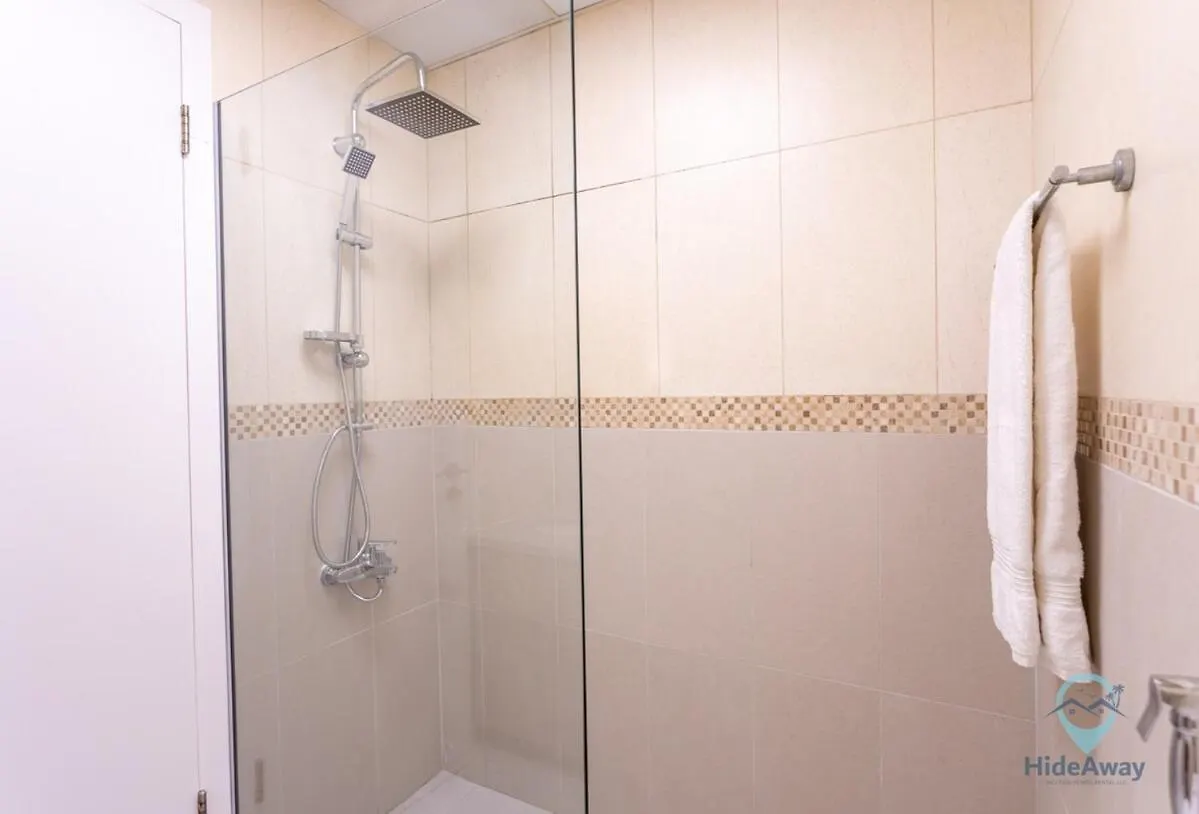 Stunning Studio Jlt L Near Metro Dubai 0*,